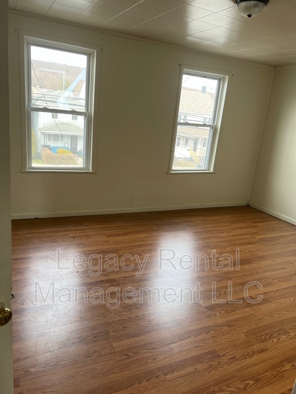 4-6 Broad St in Beaver Meadows, PA - Building Photo - Building Photo