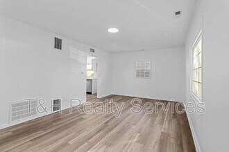 2233 St Paul St in Indianapolis, IN - Building Photo - Building Photo