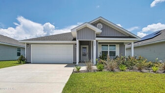 6488 Slabinski Ln in Panama City, FL - Building Photo