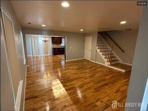 135 Longfellow St in Carteret, NJ - Building Photo - Building Photo