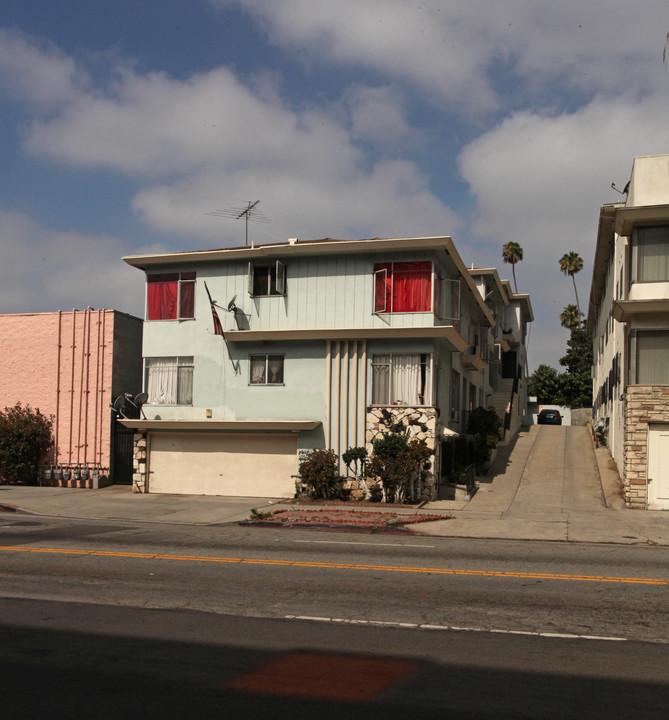 541 Normandie Ave in Los Angeles, CA - Building Photo