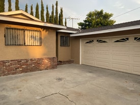 6600 Corona Ave in Bell, CA - Building Photo