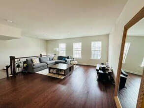 35 Dahlia Dr in Warren, NJ - Foto de edificio - Building Photo