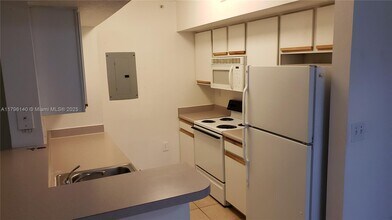 11631 SW 2nd St in Pembroke Pines, FL - Building Photo - Building Photo