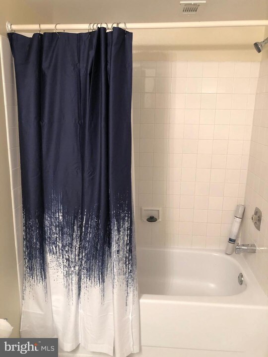 7401 Westlake Terrace-Unit -1506 in Bethesda, MD - Building Photo