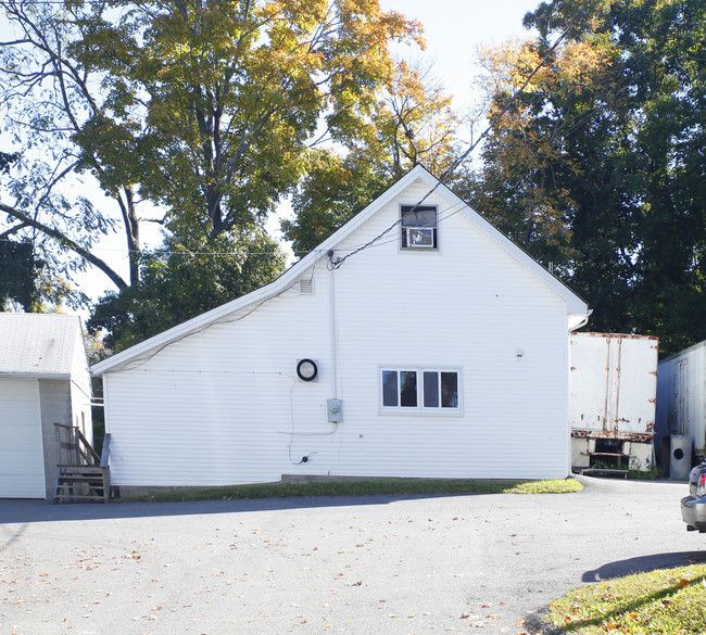 25 Seminary Hill Rd in Carmel, NY - Foto de edificio - Building Photo