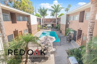 15405 Vanowen St in Los Angeles, CA - Building Photo - Building Photo