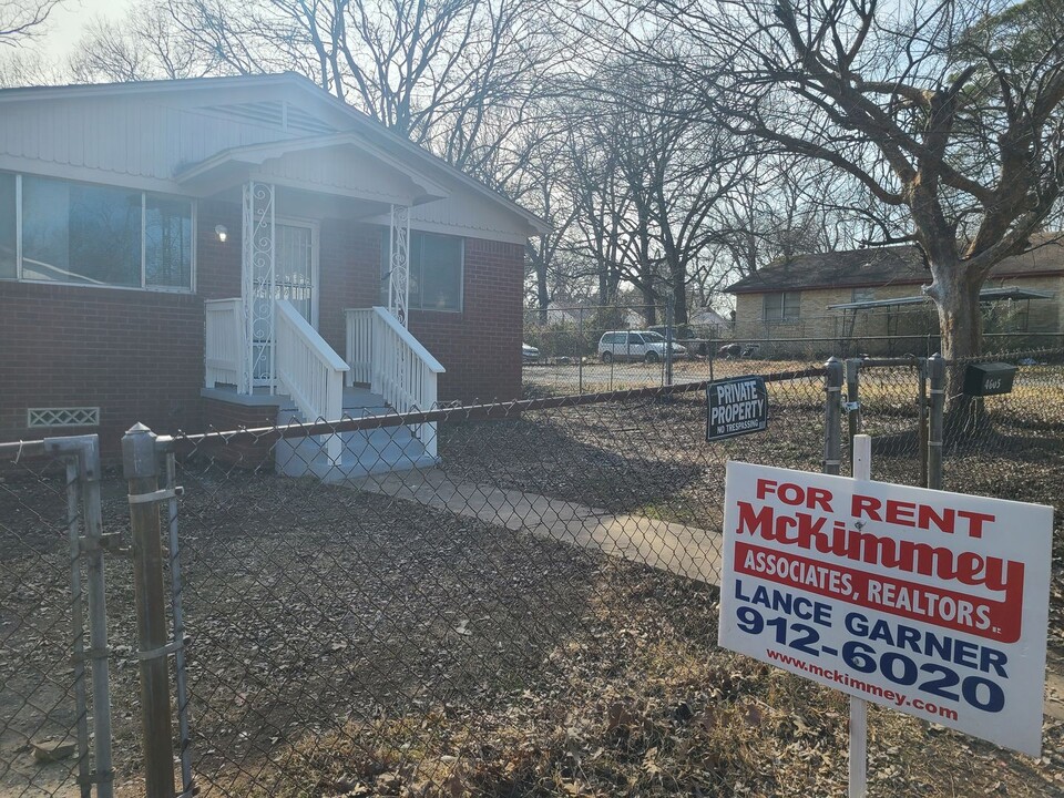 4605 W 23rd St in Little Rock, AR - Building Photo