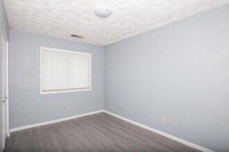 3430 Holiday Ct in Bettendorf, IA - Building Photo - Building Photo