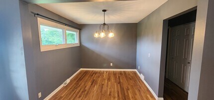 2565 Jensen Ln in Libertyville, IL - Building Photo - Building Photo