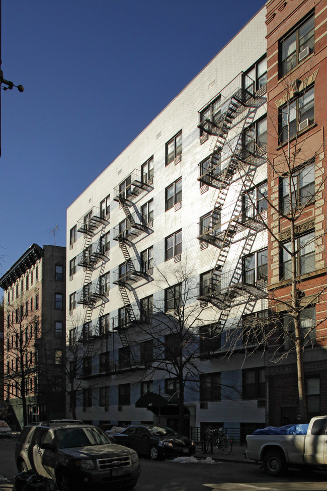 100 Sullivan St in New York, NY - Building Photo - Building Photo