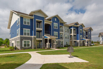 Terraces at Arboretum in Sugar Land, TX - Building Photo - Building Photo