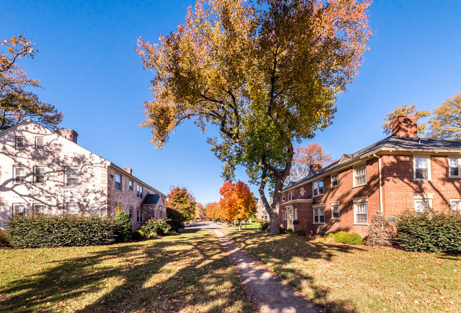 Kent Road Village in Richmond, VA - Building Photo - Building Photo