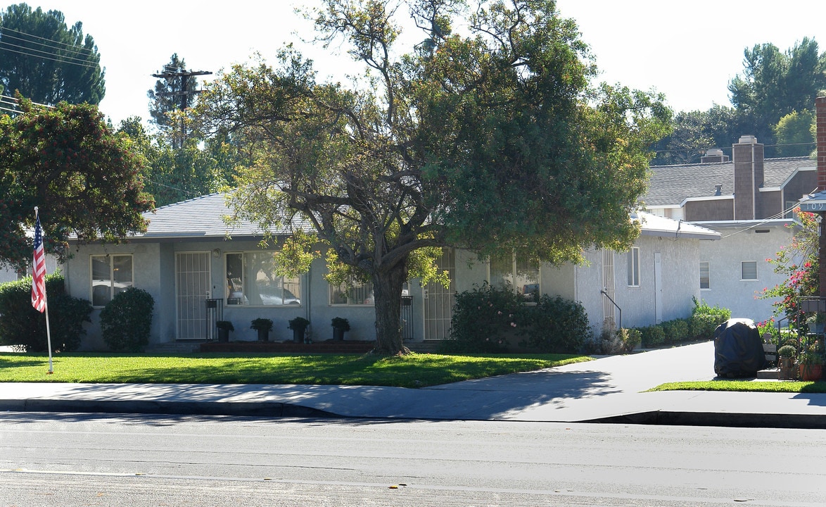 10932 Lampson Ave in Garden Grove, CA - Building Photo