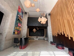 151 SE 1st St, Unit 2409 in Miami, FL - Building Photo - Building Photo