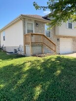 8208 Spring Valley Rd, Unit 8210 in Belton, MO - Building Photo