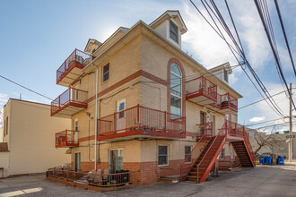 2669 E 11th St in Brooklyn, NY - Foto de edificio - Building Photo