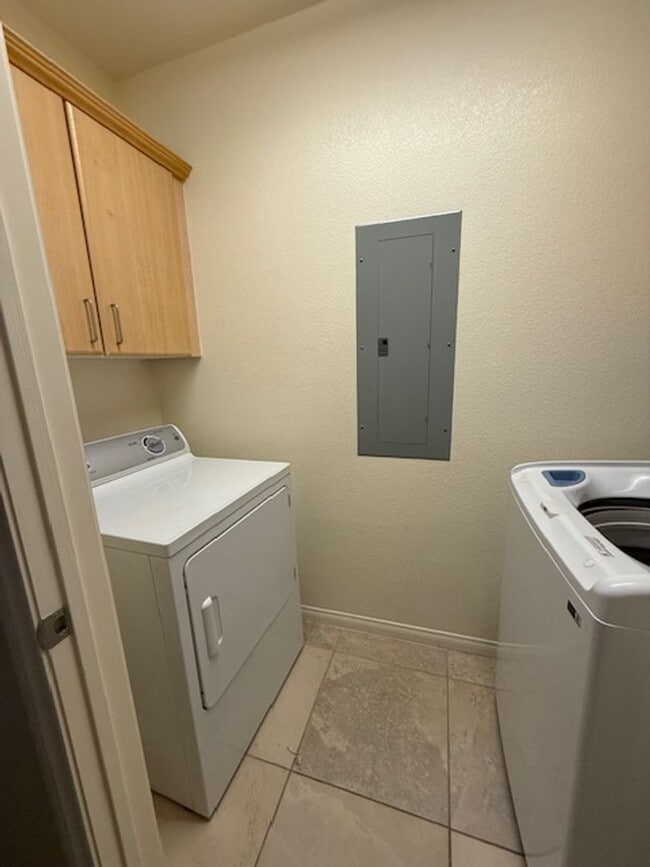 50 E Serene Ave in Las Vegas, NV - Building Photo - Building Photo