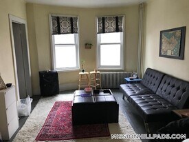 832 Huntington Ave in Boston, MA - Building Photo