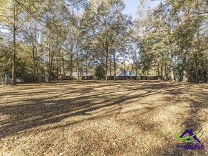 245 Lake Joy Rd in Perry, GA - Foto de edificio - Building Photo