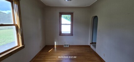 4729 Carlstrom Rd in Manistee, MI - Building Photo - Building Photo