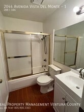 2044 N Avenida Vista Del Monte in Simi Valley, CA - Building Photo - Building Photo