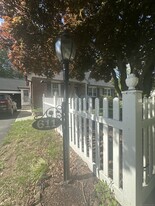 611 Woodside Ave in Bridgeport, CT - Building Photo