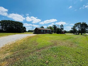 207 Old Hunters Point Pike in Lebanon, TN - Building Photo - Building Photo