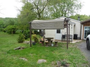 20 Shadowmere Rd in Monroe, NY - Building Photo - Building Photo