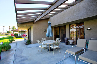 30 Columbia Dr in Rancho Mirage, CA - Building Photo - Building Photo