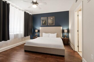 925 Common St in New Orleans, LA - Building Photo - Building Photo
