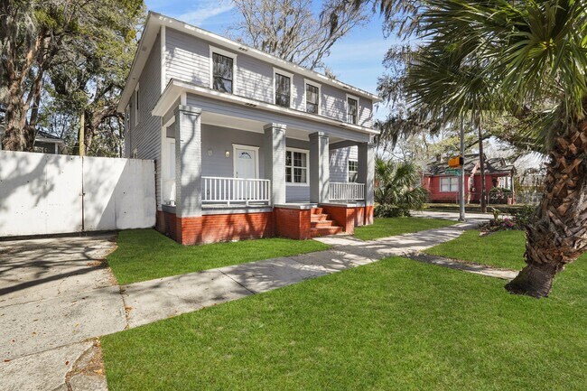 846 E 37th St, Unit B in Savannah, GA - Building Photo - Building Photo