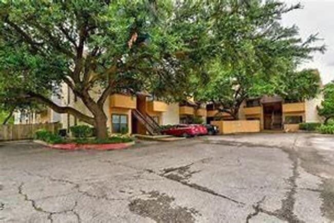 property at 2714 Nueces St