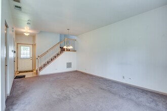 1216 Arapaho Ct in Naperville, IL - Building Photo - Building Photo