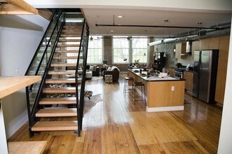 Montgomery Square Apartments in Portsmouth, VA - Foto de edificio - Interior Photo