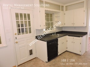 1162 SW Collins Ave in Topeka, KS - Building Photo - Building Photo