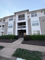 14197 Cuddy Loop, Unit 102 in Woodbridge, VA - Building Photo