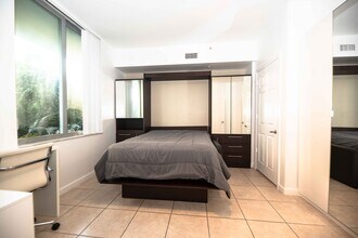 2150 Van Buren St in Hollywood, FL - Building Photo - Building Photo