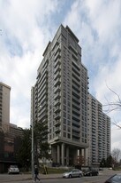 70 High Park Ave in Toronto, ON - Building Photo