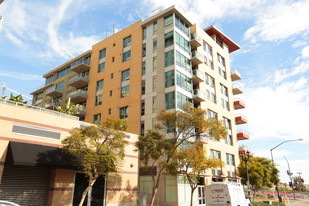 Park Terrace in San Diego, CA - Foto de edificio - Building Photo