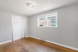 7216 S Central Park Ave in Chicago, IL - Building Photo - Building Photo