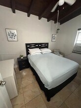 18201 NW 3rd Ave, Unit 1 in Miami, FL - Foto de edificio - Building Photo