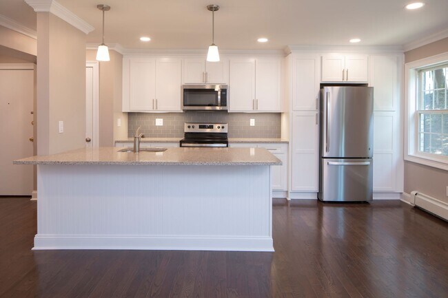 Westwood Manor in Westwood, NJ - Foto de edificio - Building Photo