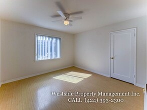 2301 Oak St in Santa Monica, CA - Building Photo - Building Photo