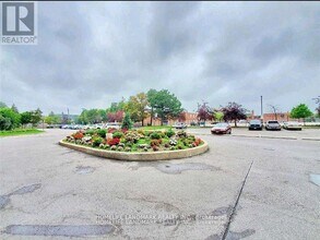 1338 York Mills Rd in Toronto, ON - Building Photo - Building Photo