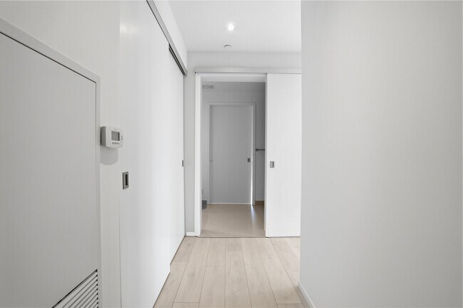 159-2159 Dundas St E in Toronto, ON - Building Photo - Building Photo