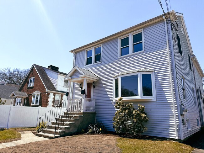 39 Durant St in Stamford, CT - Building Photo - Building Photo