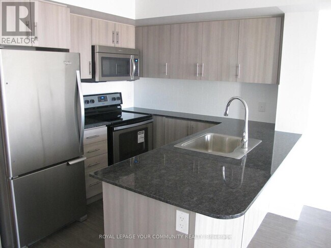 185-215 Bonis Ave in Toronto, ON - Building Photo - Building Photo