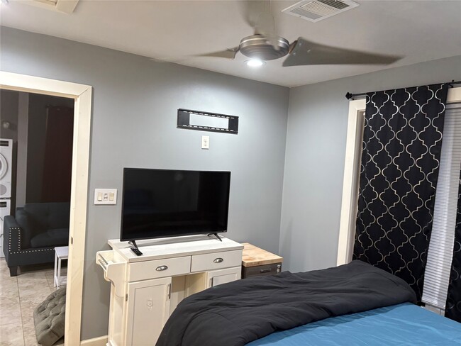 property at 3209 Ennis St