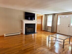 8 Grace Rd in Woburn, MA - Building Photo - Building Photo